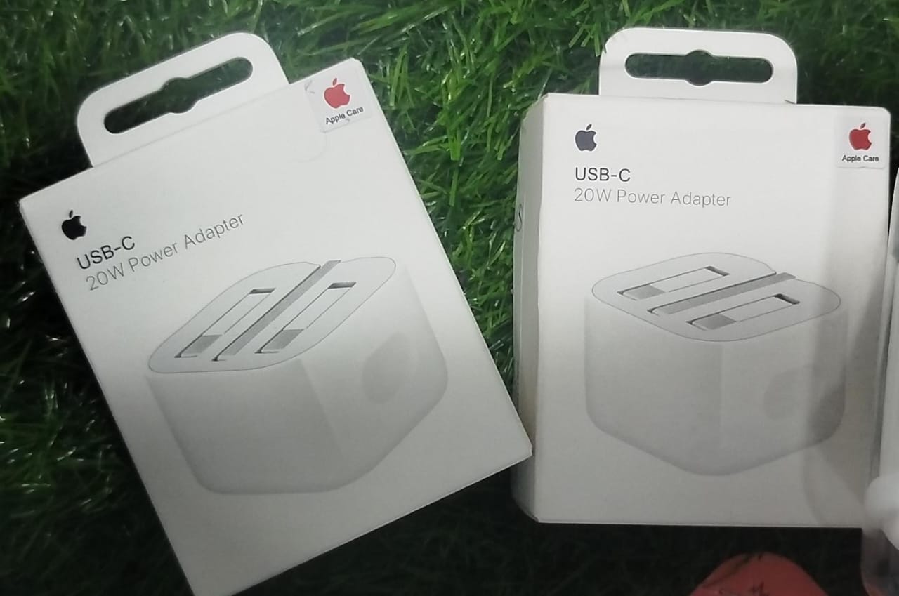 APPLE 20W ORGINAL ADAPTER 2024 (ZE/A)