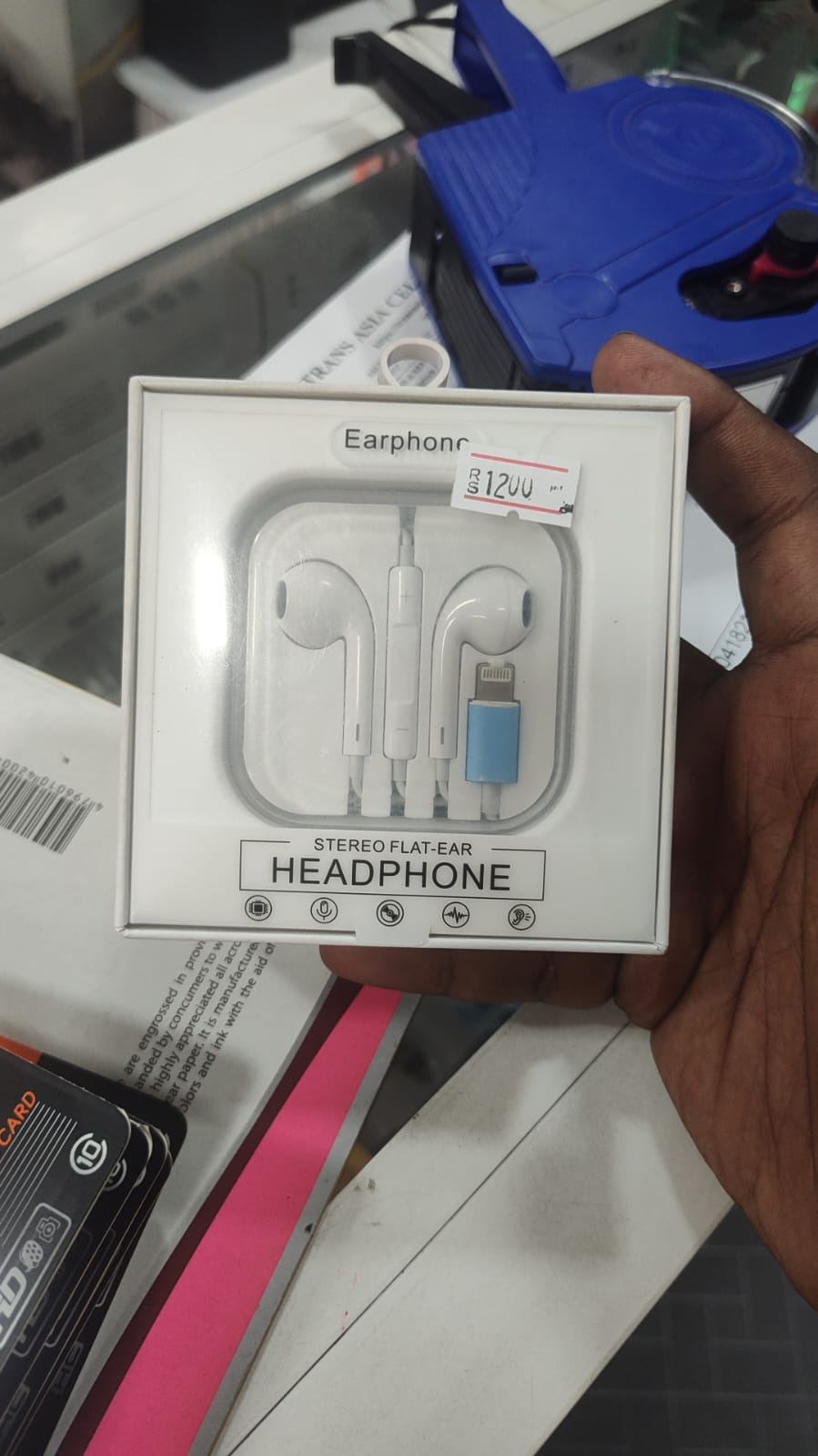 LIGHTING EARPHONE